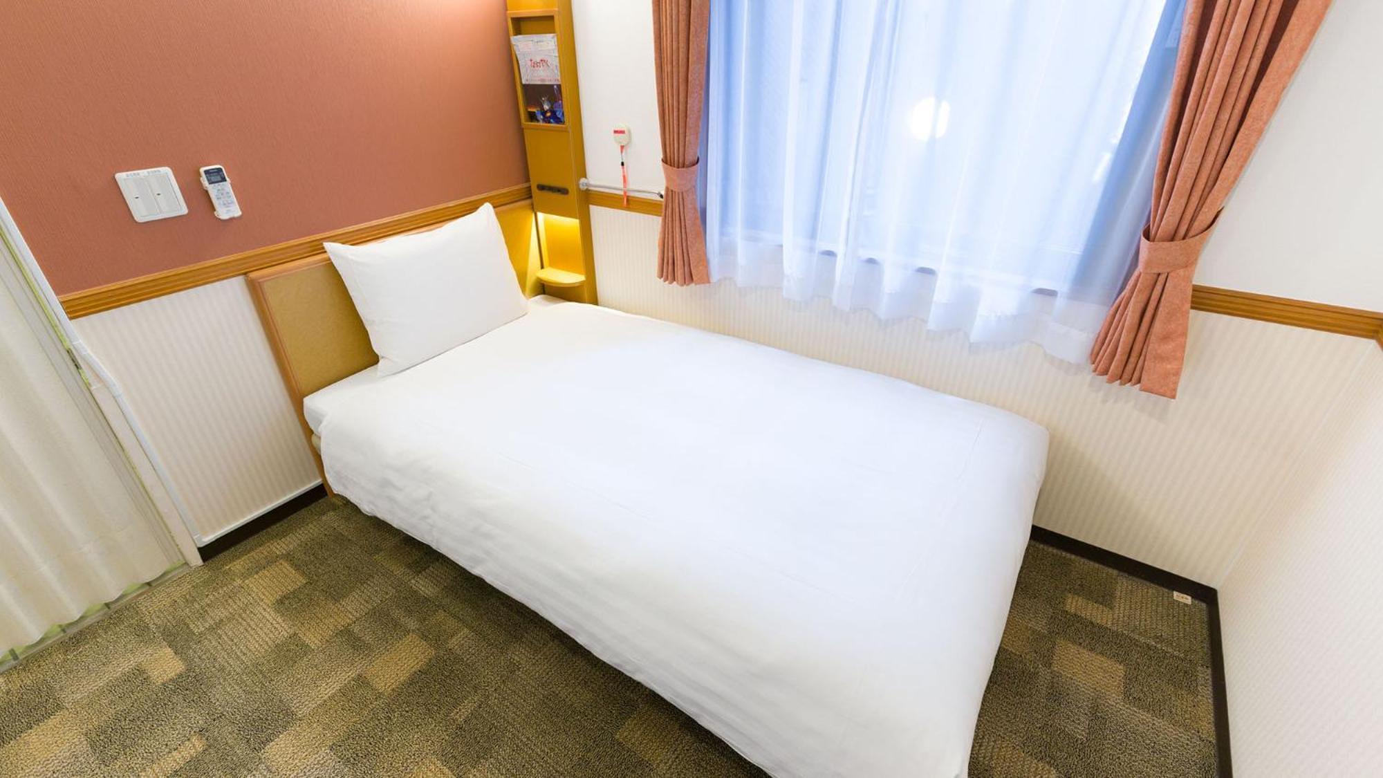 Toyoko Inn Yokohama Sakuragicho Стая снимка